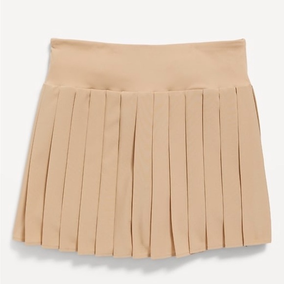 Old Navy High-Waisted Pleated
Performance Skort - Picture 5 of 14